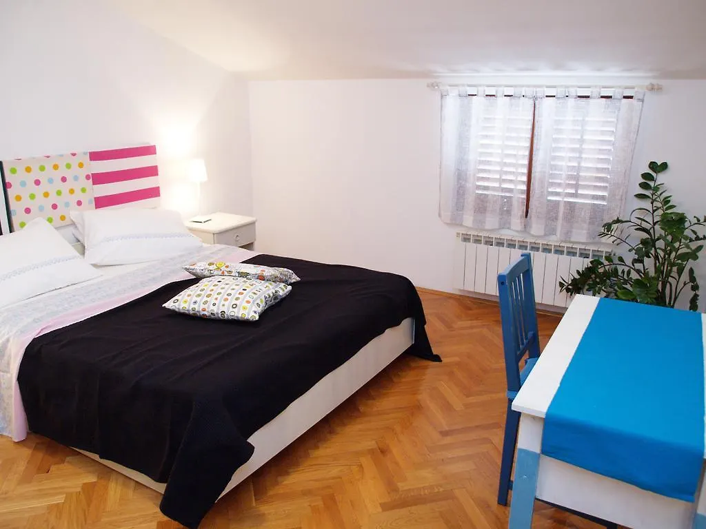 Family Friendly Apartments Pula