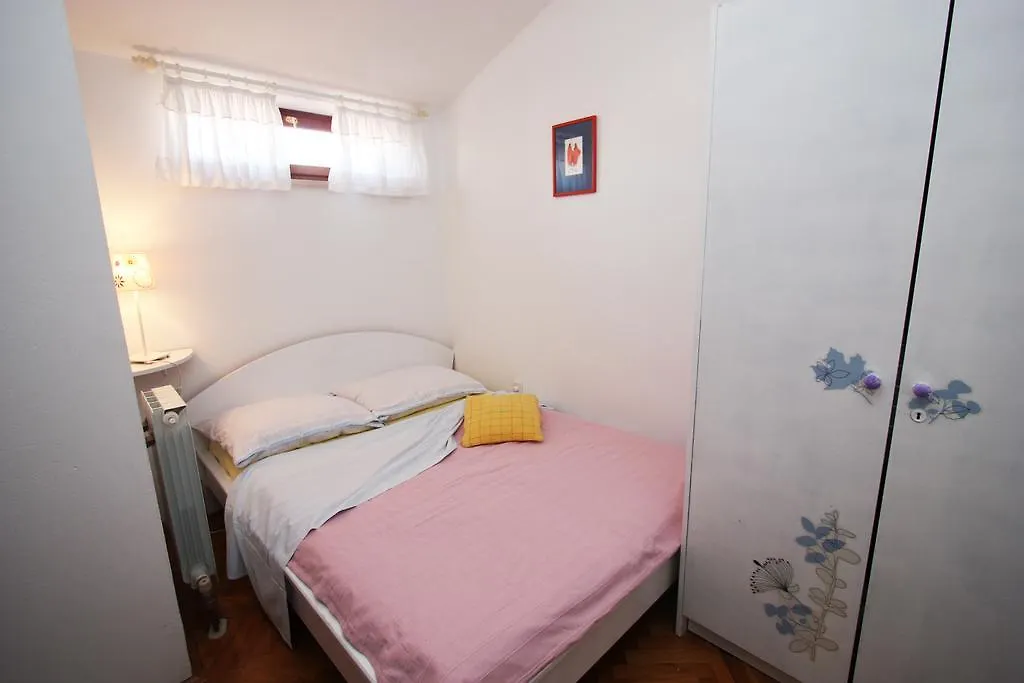 Family Friendly Apartments Pula